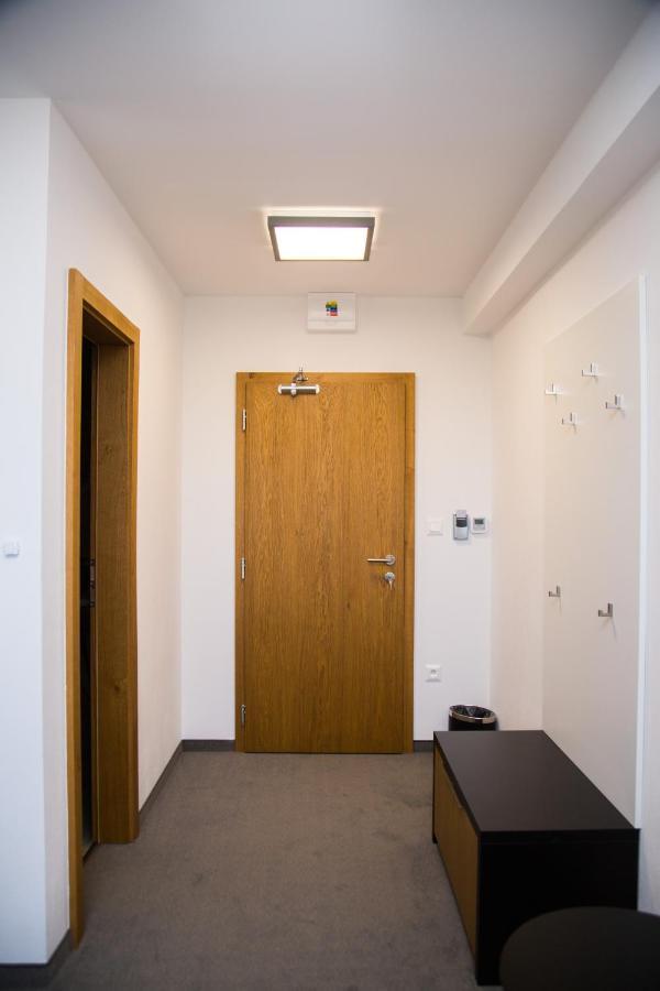 Snowland Apartmany Valča Exterior foto