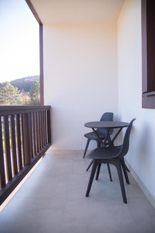Snowland Apartmany Valča Exterior foto