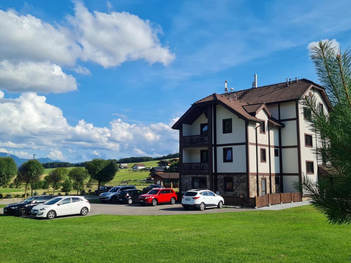 Snowland Apartmany Valča Exterior foto